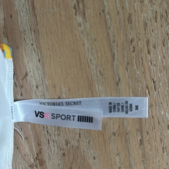 NEW Victoria Secret Sport Bra 34C - Picture 3 of 4